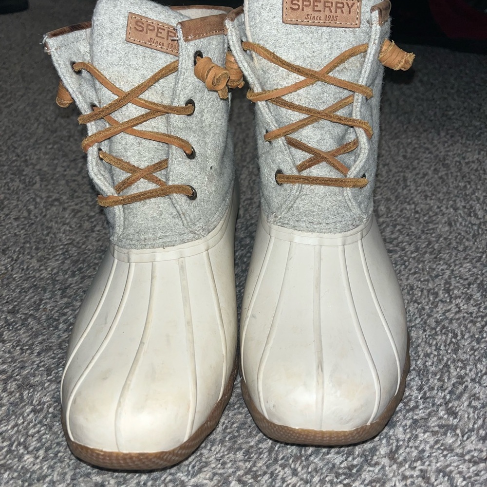 Sperry Light Gray and Cream Wool-Lined Boots